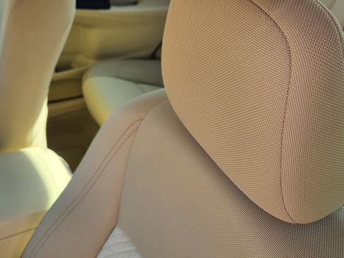 Used 2015 Toyota Camry LE image 15