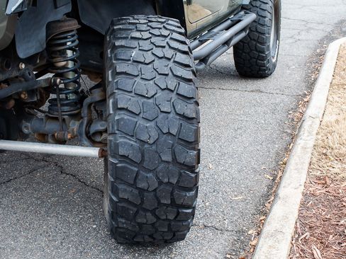 Used 2016 Jeep Wrangler Unlimited Rubicon w/ Connectivity Group image 9