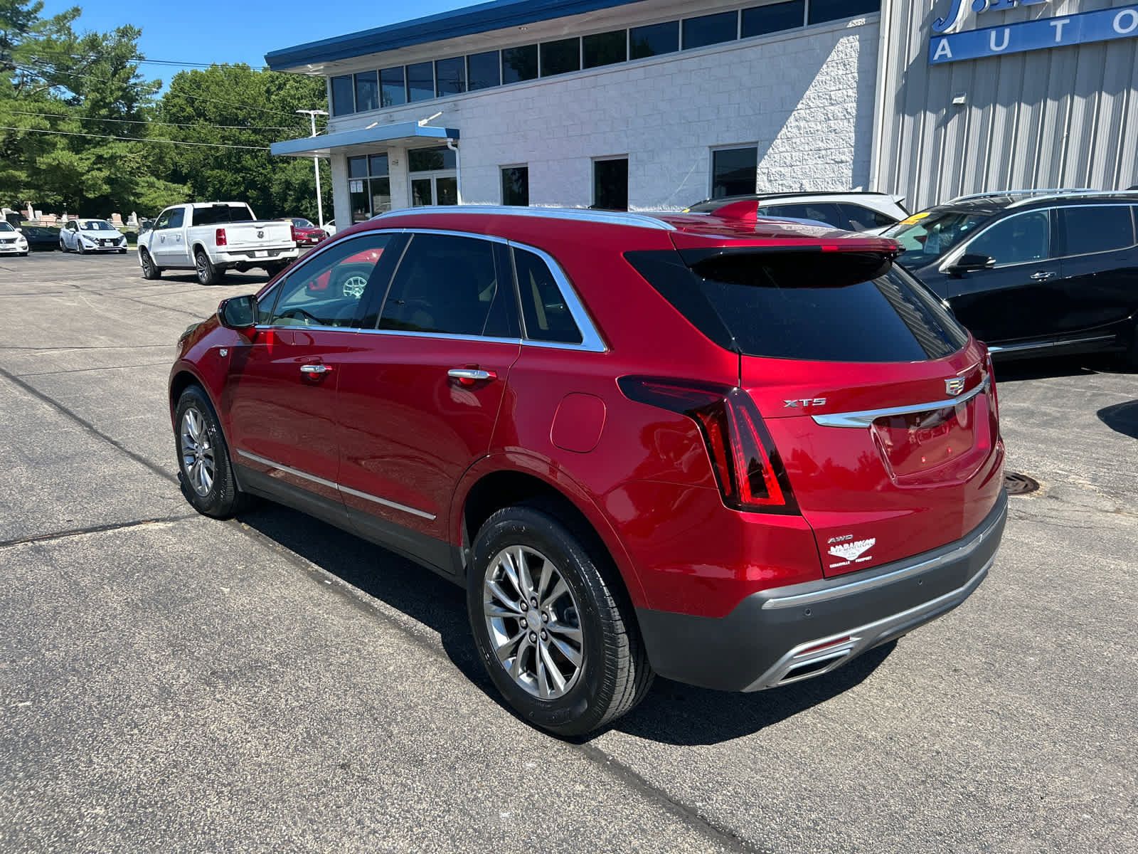 Used 2021 Cadillac XT5 Premium Luxury AWD/4WD image 5