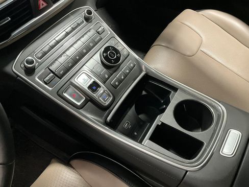 Used 2023 Hyundai Santa Fe Limited image 17