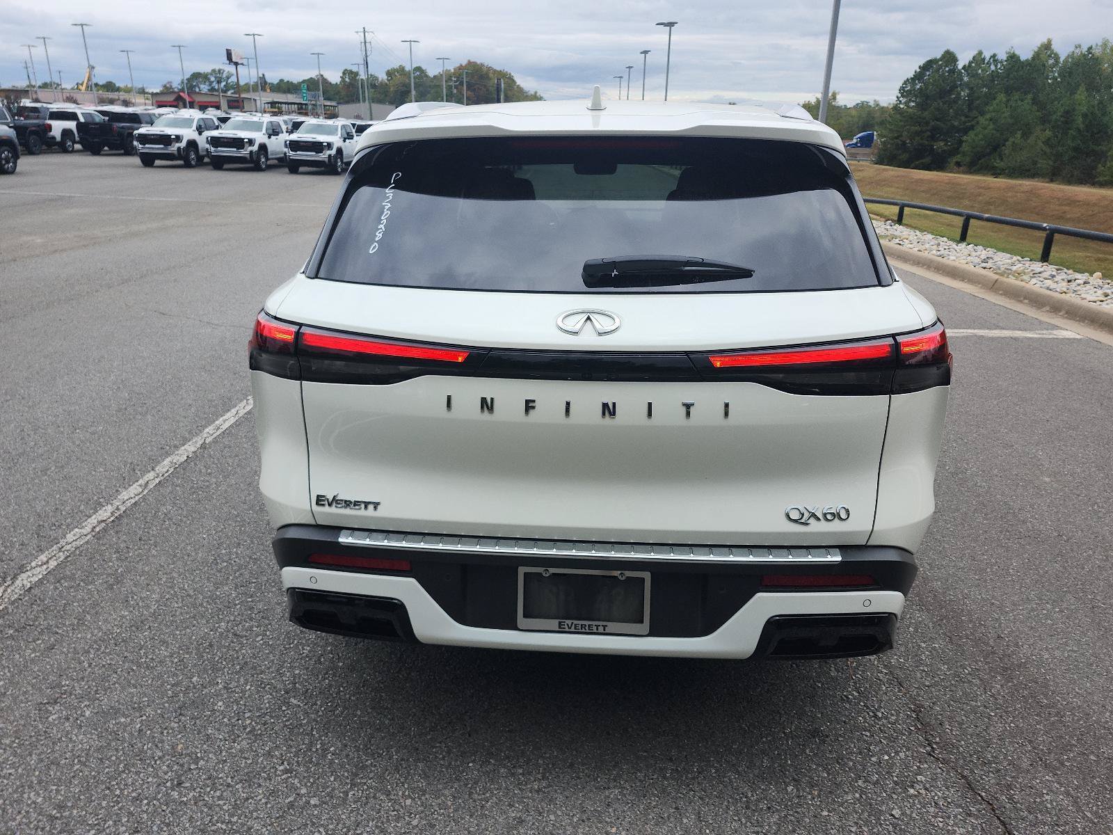 Used 2023 INFINITI QX60 Luxe w/ Cargo Package FWD image 5