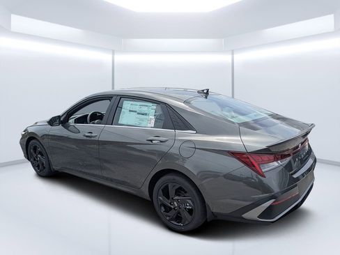New 2026 Hyundai Elantra SEL Sport Premium FWD image 5