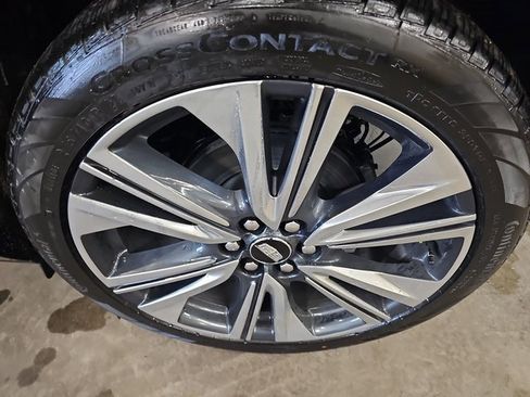 New 2026 Cadillac Optiq Luxury 2 image 34