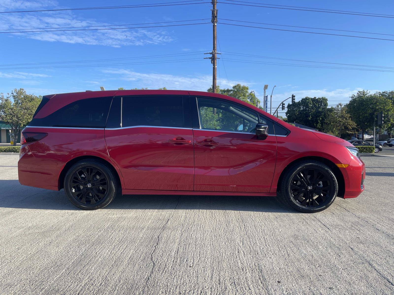 Used 2025 Honda Odyssey Sport-L image 2