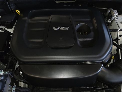 Used 2016 Jeep Grand Cherokee Summit w/ Platinum Series Group image 30