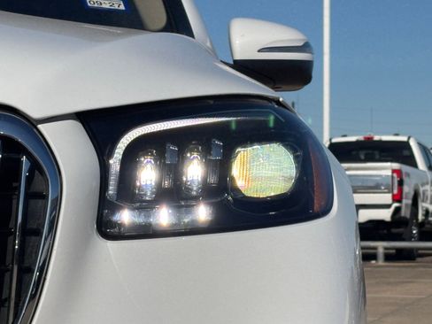 Used 2025 Mercedes-Benz Maybach GLS 600 4MATIC image 10