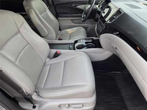 Used 2021 Honda Pilot Touring image 14