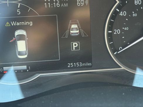 Used 2025 Nissan Versa SV FWD image 38