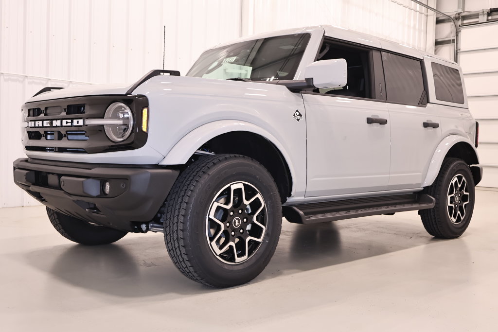 New 2026 Ford Bronco Outer Banks AWD/4WD image 5