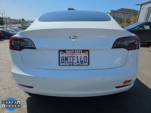 Used 2019 Tesla Model 3 Standard Range Plus image 4