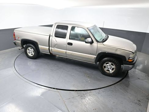 Used 2001 Chevrolet Silverado 1500 LS w/ Firm Ride Suspension Pkg AWD/4WD image 15