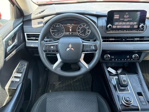 Used 2022 Mitsubishi Outlander ES AWD/4WD image 17