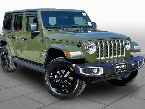 Used 2021 Jeep Wrangler Unlimited Sahara w/ Cold Weather Group AWD/4WD image 3