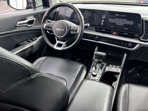 Certified 2023 Kia Sportage EX FWD image 12