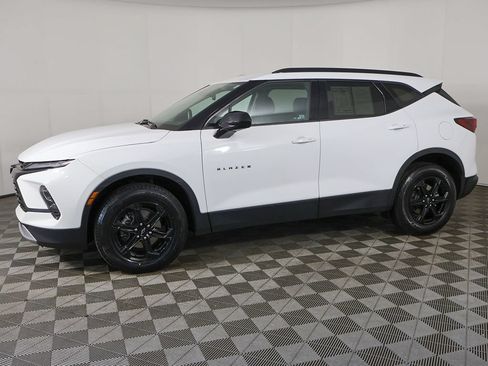 Used 2024 Chevrolet Blazer LT w/ Convenience Package FWD image 18