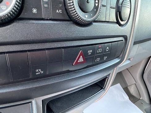 Used 2014 Mercedes-Benz Sprinter 2500 image 16