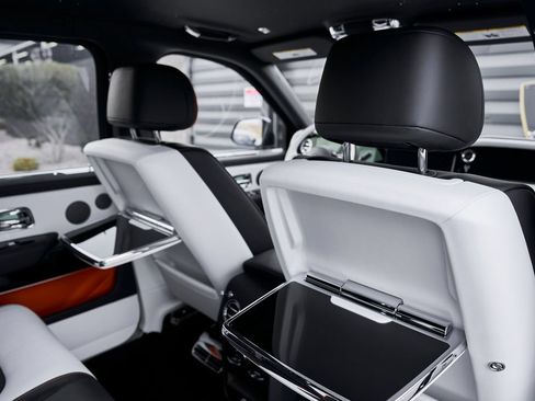 Used 2026 Rolls-Royce Cullinan AWD/4WD image 46