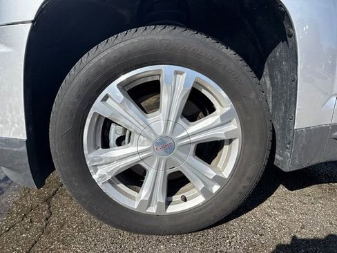 Used 2017 GMC Terrain SLE w/ Convenience Package FWD image 9