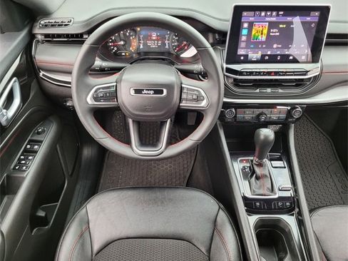 Used 2024 Jeep Compass Trailhawk image 13