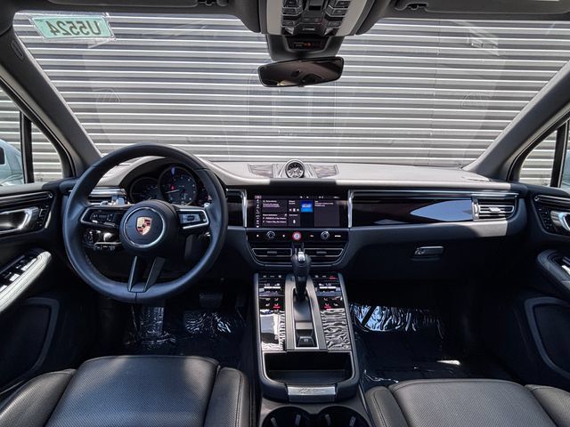 Certified 2026 Porsche Macan AWD/4WD image 13