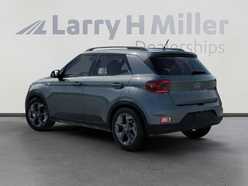 New 2026 Hyundai Venue SEL FWD image 5