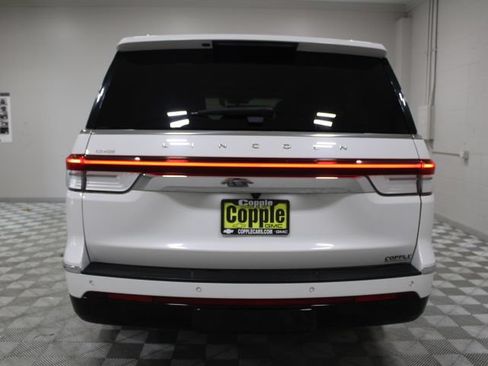 Used 2022 Lincoln Navigator L Reserve AWD/4WD image 11