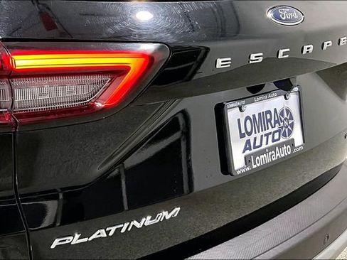 Used 2024 Ford Escape Platinum image 40