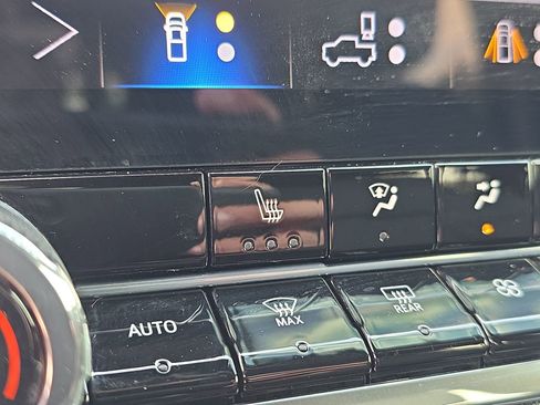 Used 2025 Chevrolet Colorado Trail Boss image 24