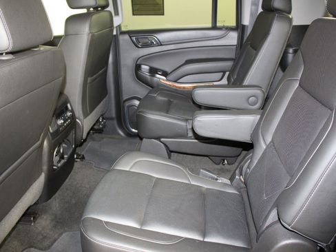 Used 2018 Chevrolet Suburban Premier image 13