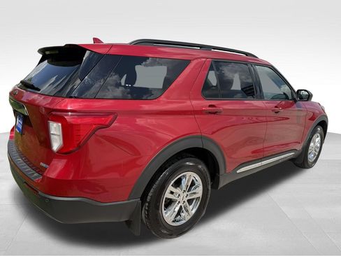 Used 2020 Ford Explorer XLT w/ Comfort Package AWD/4WD image 5