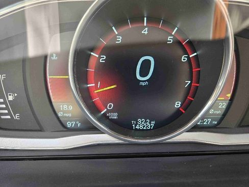 Used 2015 Volvo XC70 T6 image 17