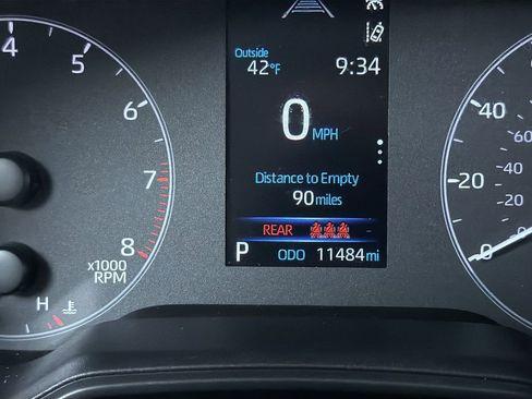 Certified 2024 Toyota Corolla Cross LE image 23