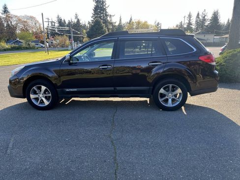 Used 2013 Subaru Outback 2.5i Limited AWD/4WD image 8