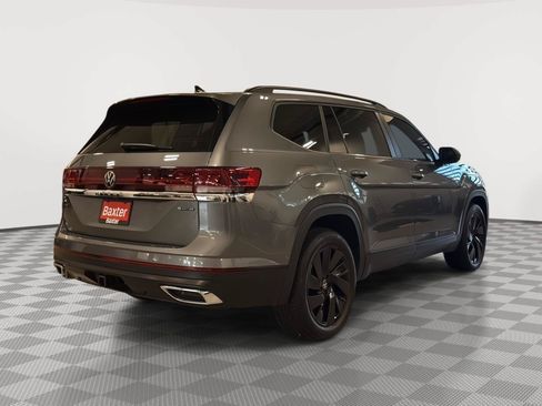 Used 2024 Volkswagen Atlas SE AWD/4WD image 20
