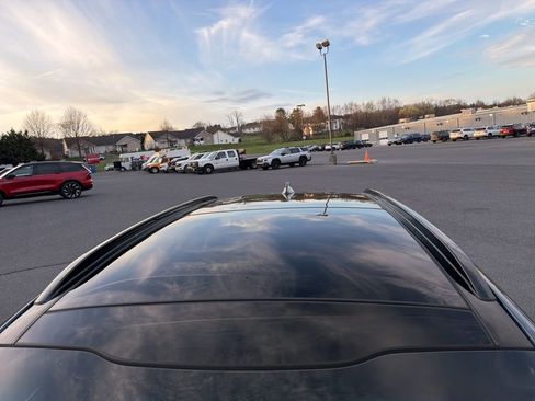 Used 2022 Kia Sportage Nightfall Edition image 9