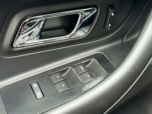 Used 2012 Ford Taurus SEL image 18
