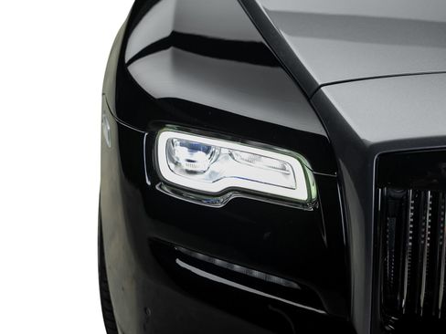 Used 2018 Rolls-Royce Dawn RWD image 4