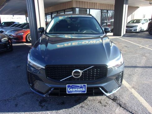 Used 2024 Volvo XC60 B5 Core image 3