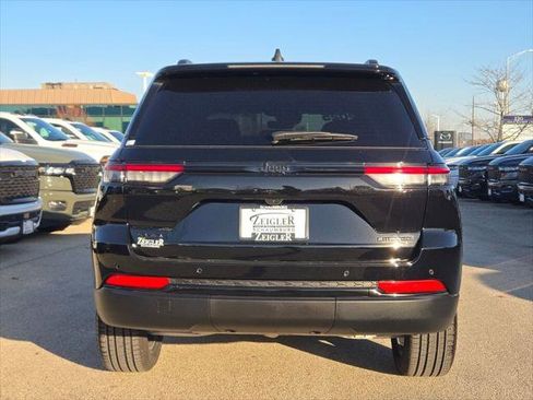 New 2025 Jeep Grand Cherokee Limited w/ Black Appearance Package image 13