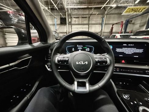 Certified 2024 Kia Sportage EX w/ EX Premium Package image 13