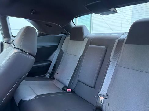 Used 2015 Dodge Challenger SXT RWD image 20