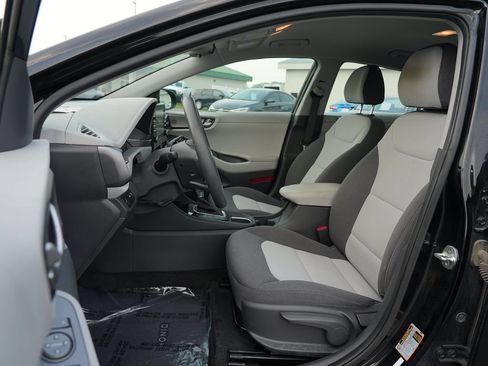Used 2020 Hyundai Ioniq Blue FWD image 12
