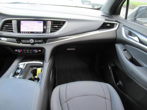 Used 2024 Buick Enclave Essence w/ Sport Touring Edition image 15