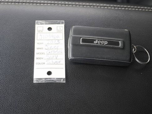 Used 2023 Jeep Grand Cherokee L Limited w/ Luxury Tech Group II image 47