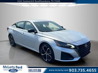 Used 2023 Nissan Altima 2.5 SR image 1