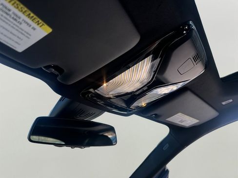 Used 2025 BMW i4 xDrive40i w/ Parking Assistance Package image 21