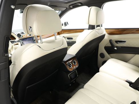 Used 2018 Bentley Bentayga Onyx Edition AWD/4WD image 76