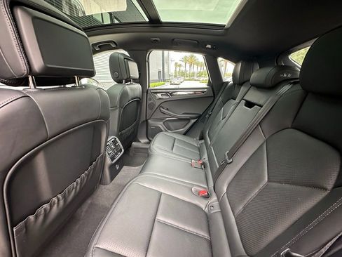 Certified 2026 Porsche Macan AWD/4WD image 36