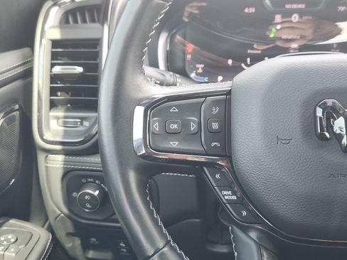 Used 2025 RAM 1500 Limited AWD/4WD image 30