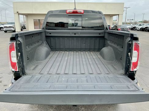 Used 2016 GMC Canyon SLT w/ Driver Alert Package image 17